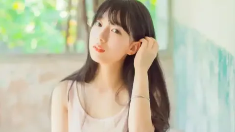 日本频现撞人族